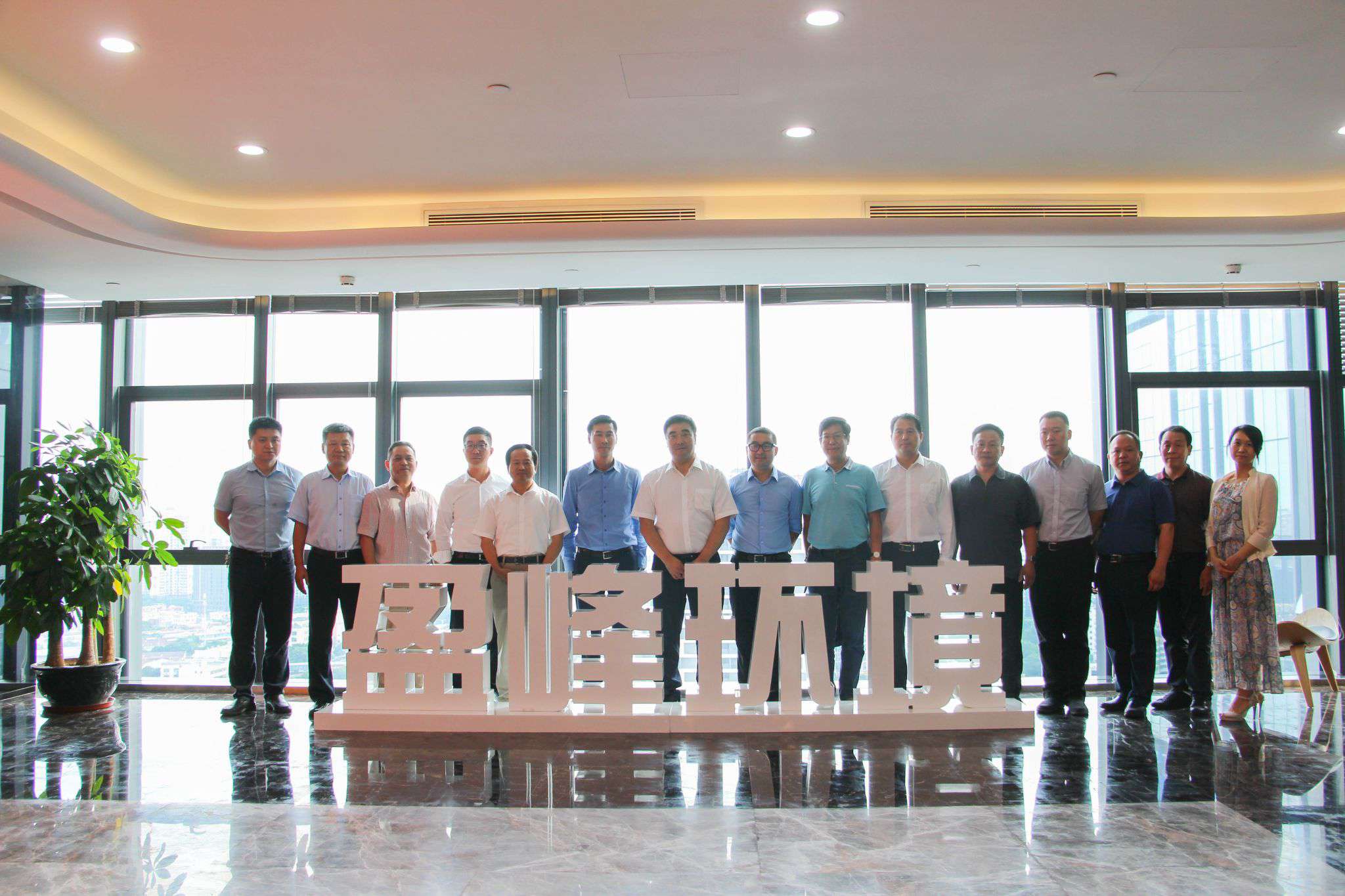 湖南省长沙市副市长刘明理一行莅临333体育环境参观考察