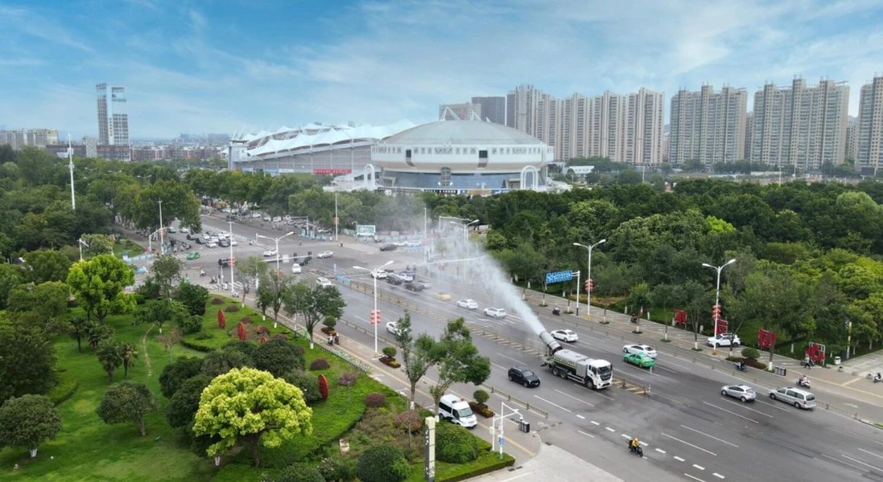 333体育环境荣登“城市服务十大影响力企业”和“环卫装备十大影响力企业”双榜